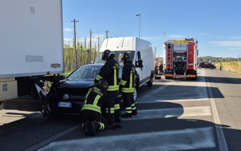 Incidente a San Michele davanti al carcere: coinvolti più veicoli