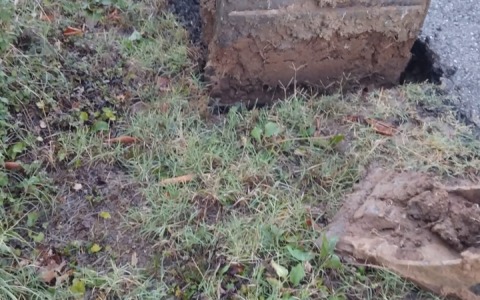 Valmadonna, chiusa l’acqua in via del Castellino per una riparazione urgente