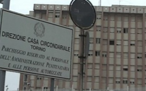 Torino, detenuto tenta l’evasione: bloccato al block house