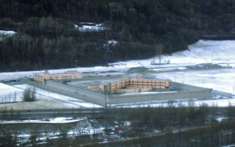 Carcere di Aosta, notte e mattinata di tensione: l’OSAPP denuncia gravi disordini