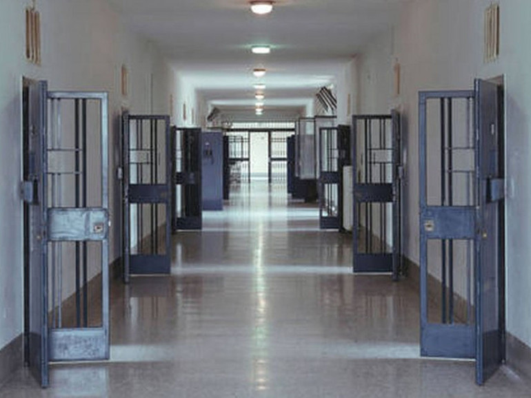 Carceri, alta tensione in Piemonte-VdA: disordini ad Aosta, aggressioni a Novara e Torino