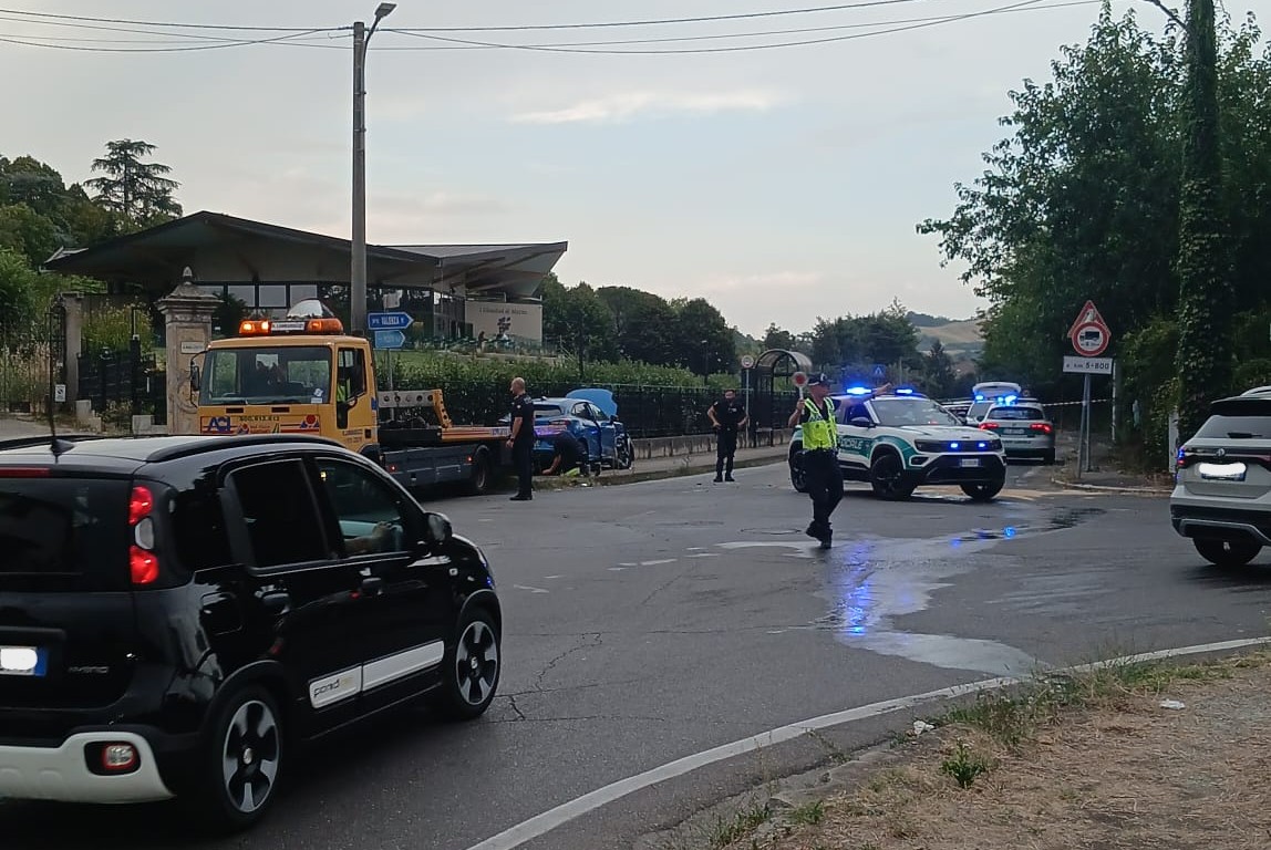 Incidente tra due auto alle porte di Valle San Bartolomeo