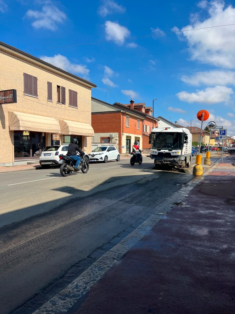 Spinetta, intervento di AMAG Ambiente e Protezione Civile in via Genova