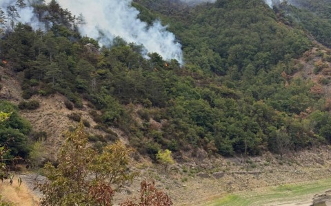 Incendio di Mornese, proseguono le operazioni di spegnimento e di bonifica