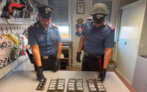 Sequestrati oltre 4 chili di hashish tra Trofarello e Beinasco: due arresti in poche ore