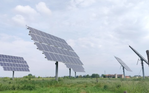 Agrivoltaico, Acquese e Ovadese fanno muro: i territori difendono i paesaggi del vino