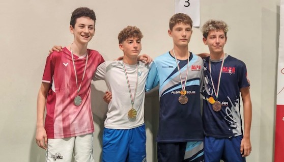 Caligiuri a un passo dal triplete: due ori e un bronzo per il tredicenne del Badminton Novi