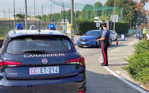Novi Ligure: esce dai domiciliari, si ubriaca e finge un’aggressione per mascherare l’evasione