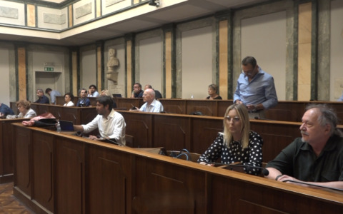 Iniziato e subito sospeso il consiglio comunale ad Alessandria sul DUP 2027-2029