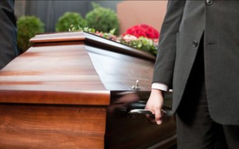 Funerale fantasma a Moncalieri: impresario denunciato