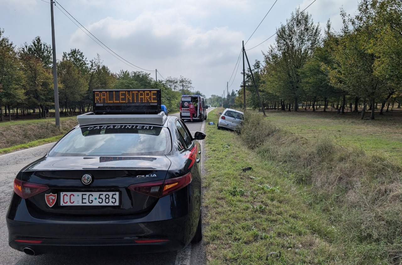 Auto esce fuori strada a Novi Ligure: 60enne trasportato con l’elisoccorso in ospedale