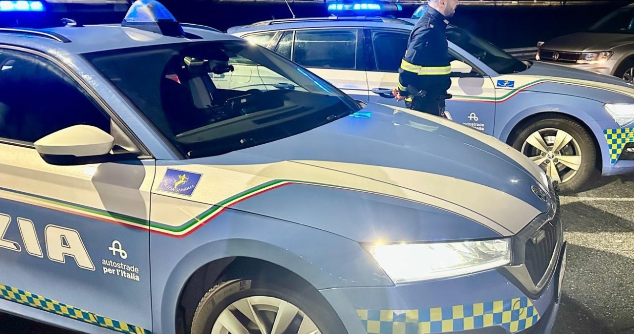 Schianto nella notte sulla A21: muore un 48enne di Valenza