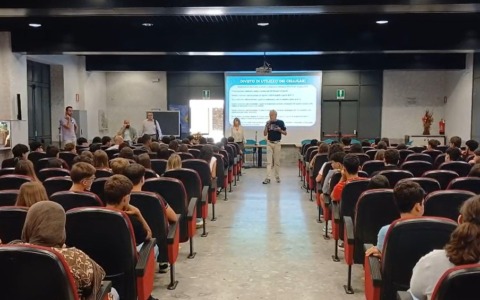 Suona la prima campanella in Piemonte: si torna in classe, ma pesa il calo demografico