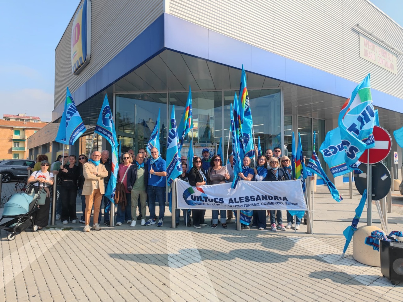 Sciopero in corso al supermercato Md ad Alessandria: “Chiediamo più sicurezza e tutele”