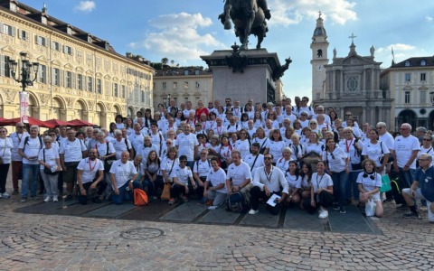 Bagno di folla a Torino per l’inaugurazione di via Roma pedonale