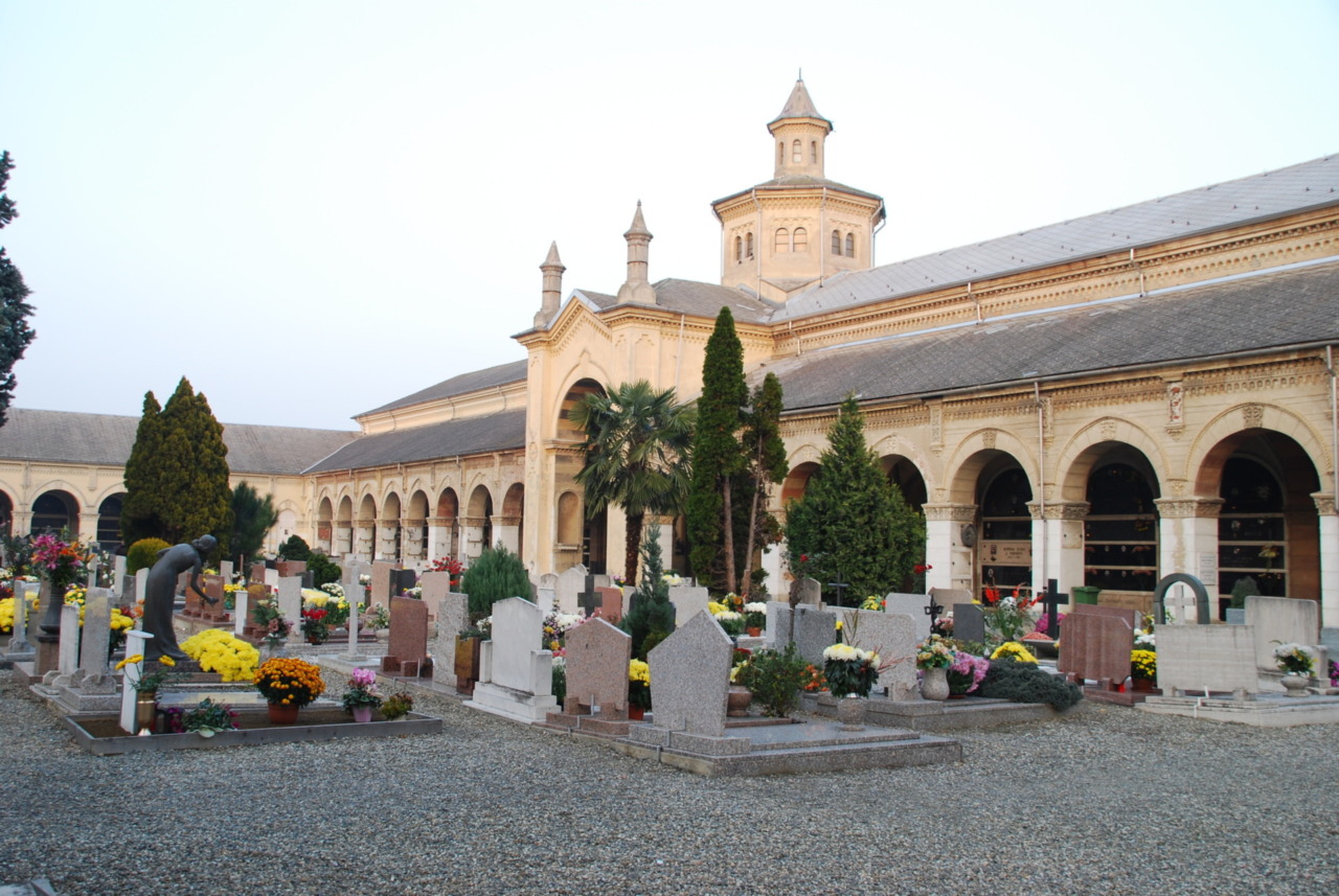 Esumazioni al cimitero di Alessandria delle sepolture degli anni 2010-2011: il Comune cerca i familiari