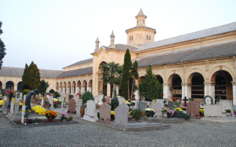 Esumazioni al cimitero di Alessandria delle sepolture degli anni 2010-2011: il Comune cerca i familiari