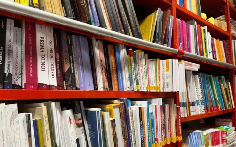 Caro scuola, la stangata: rincari record su dizionari e zaini. Spesa media oltre i 500 euro
