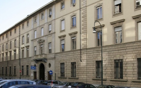 Molestie sessuali su 13enne nel minimarket di Torino: avviso orale al 42enne bengalese