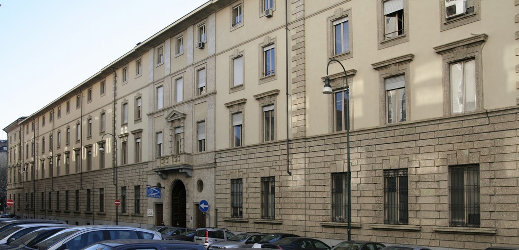 Molestie sessuali su 13enne nel minimarket di Torino: avviso orale al 42enne bengalese