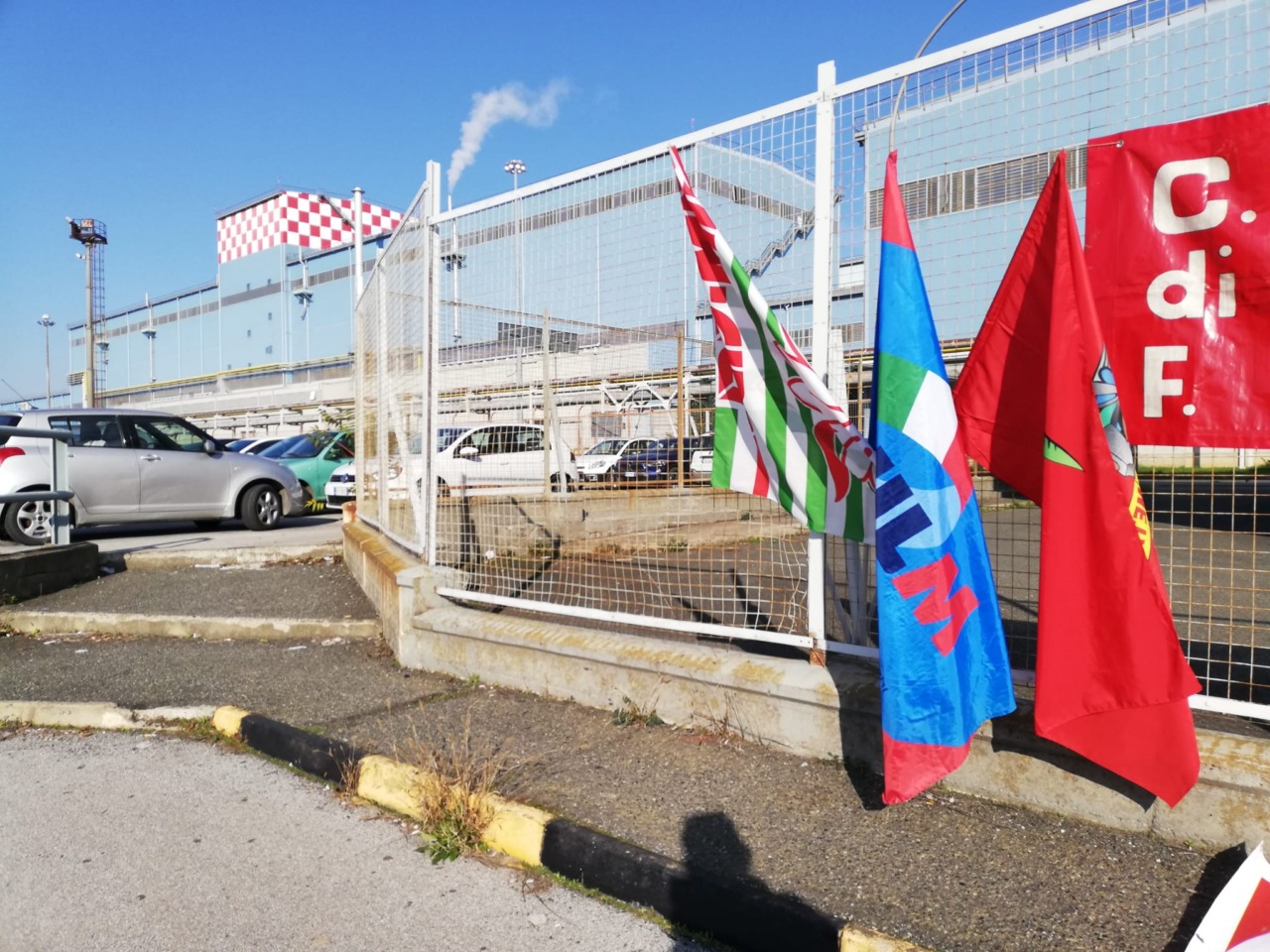 Domani tavolo di lavoro tra governo e sindacati sull’ex Ilva. Uilm: “No allo scarica barile”