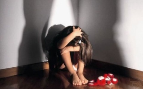 Zio residente nel casalese abusa per 10 anni delle nipoti bambine