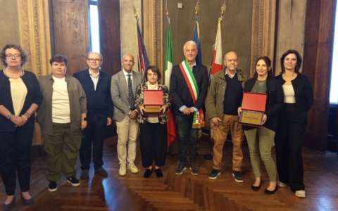 Alessandria premia due botteghe storiche: La Coccinella e La Mandragora