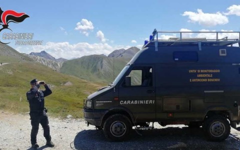 Mompantero, parcheggi abusivi sui prati a La Riposa: sanzioni per circa mille euro