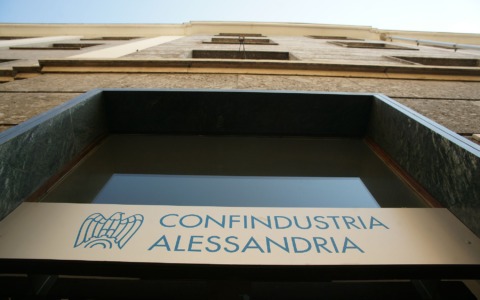 Confindustria: “L’industria tiene, ma i prezzi delle materie sono fuori controllo”