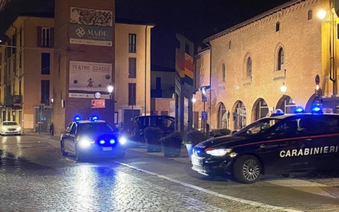 Vigilanza rafforzata in centro a Tortona: controlli in via Emilia, piazza Duomo, piazza Malaspina