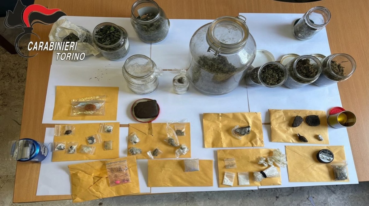 Coassolo Torinese, droga in casa: arrestato un trentenne, denunciata la fidanzata