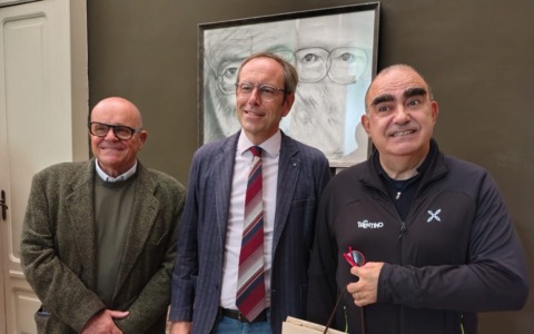 Elio e la rivalutazione della tristezza: lo spettacolo al Teatro Alessandrino