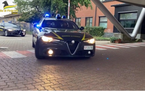 Truffano centinaia di risparmiatori: le Fiamme Gialle di Torino sequestra oltre un milione di euro