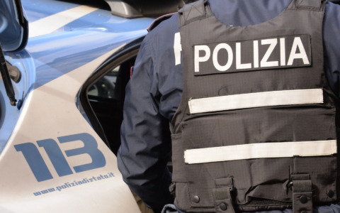 Genova: si introduce in una scuola e aggredisce gli agenti, arrestato 25enne