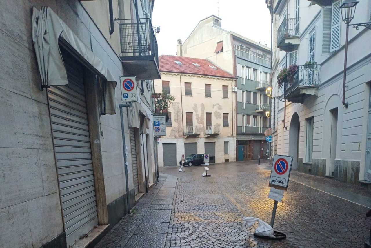 Prosegue la pulizia straordinaria nelle vie del centro di Casale Monferrato