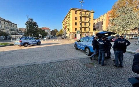 Asti, arrestato un 21enne per una rapina e un 20enne per un accoltellamento in centro