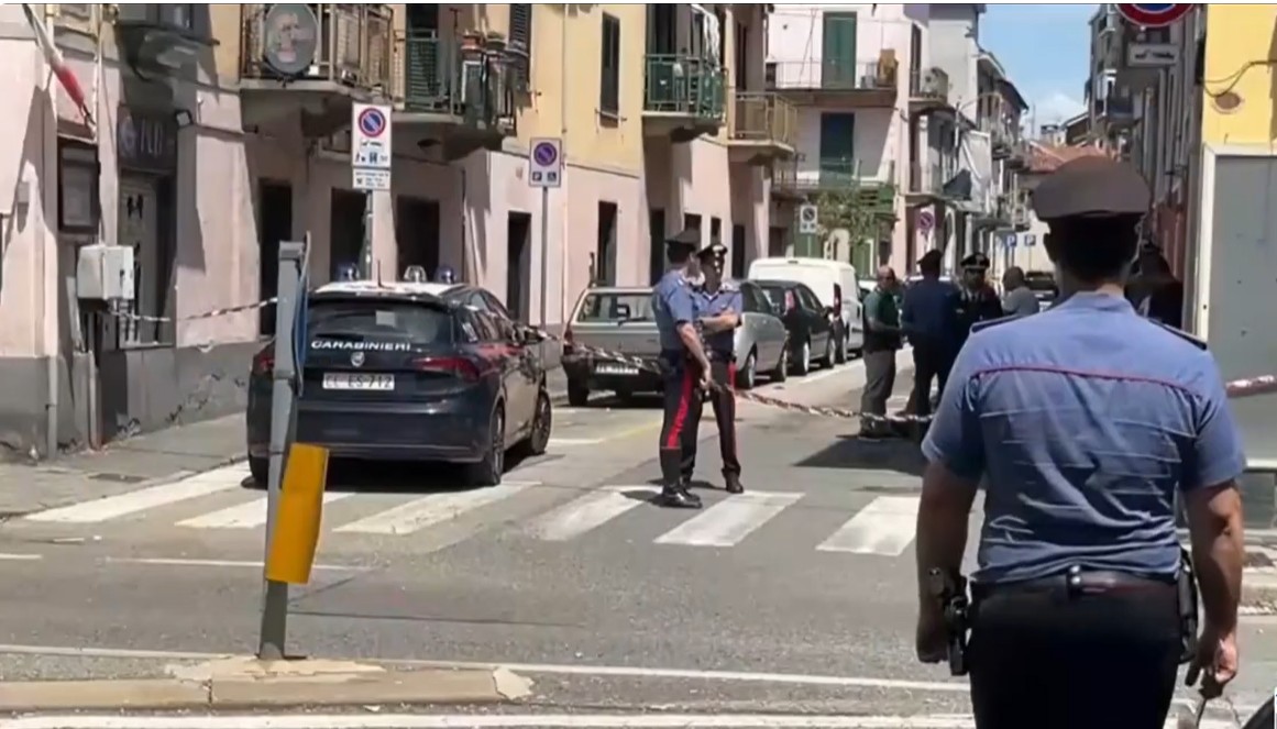 Agguato a colpi di pistola nel centro di Chivasso: due misure cautelari per tentato omicidio con matrice mafiosa
